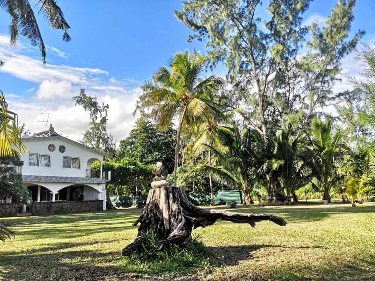 Villa Karel Mauritius Beach House Riambel Exterior photo